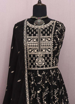 Color_BLACK