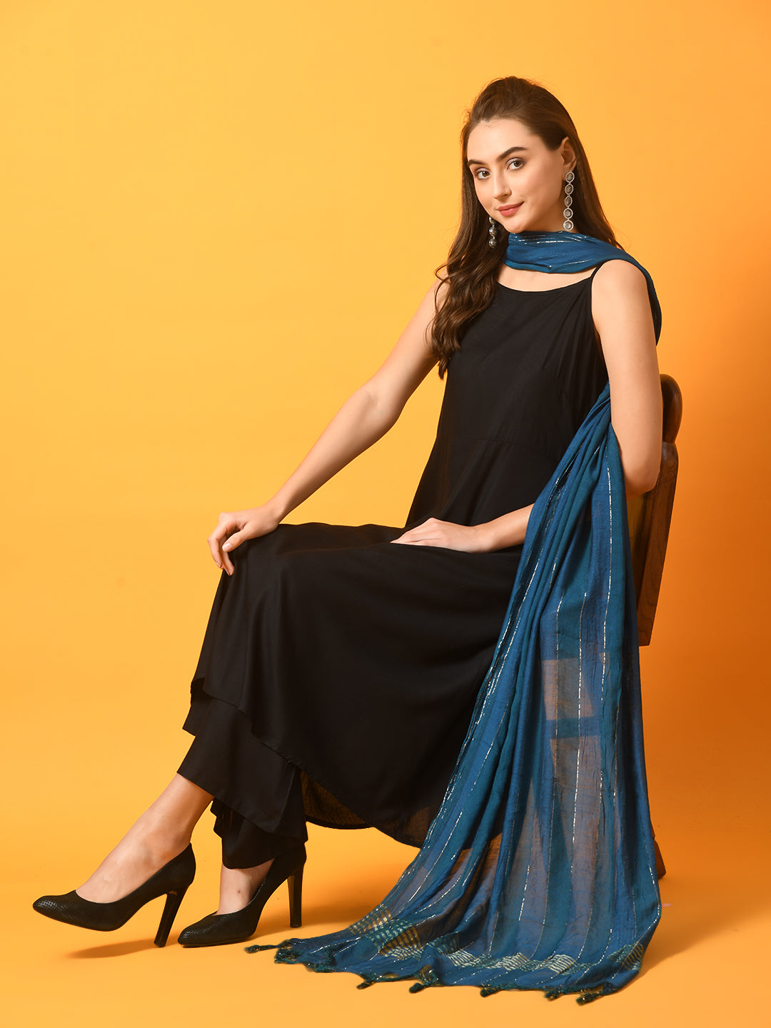 Women's  Black Solid Anarkali Party Kurta Sets With Dupatta