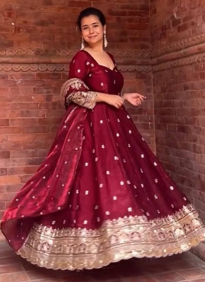 Color_Maroon
