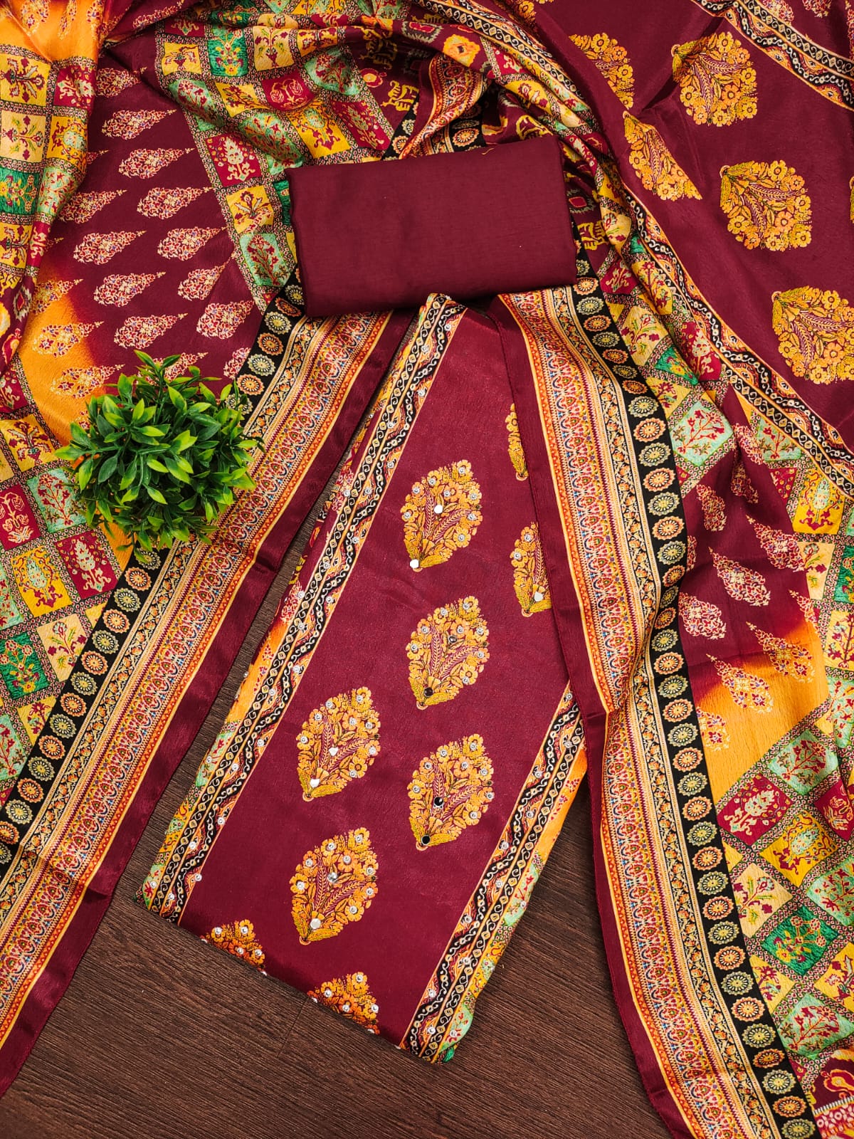 Color_Maroon