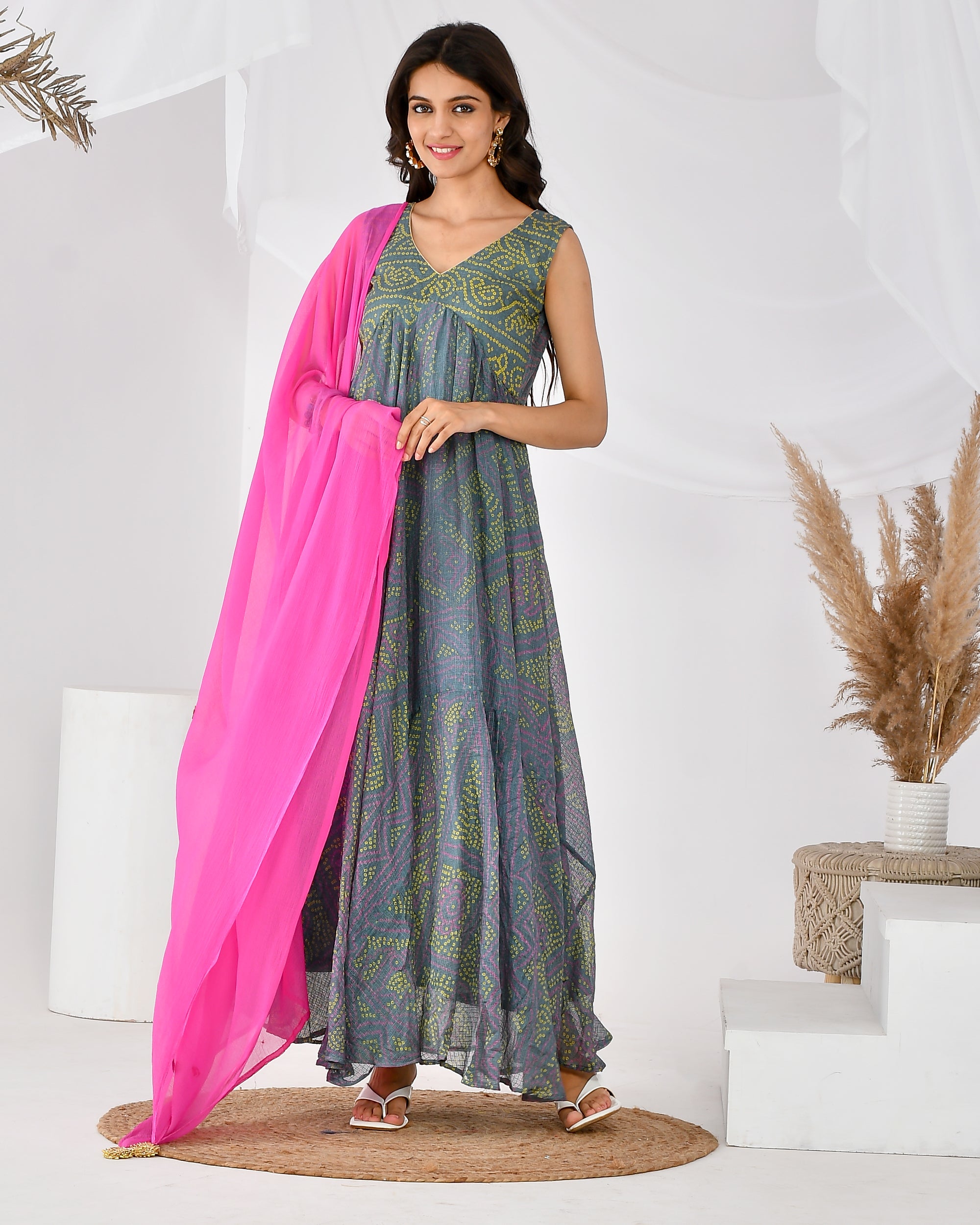 Women's GREY PINK BANDHANI S