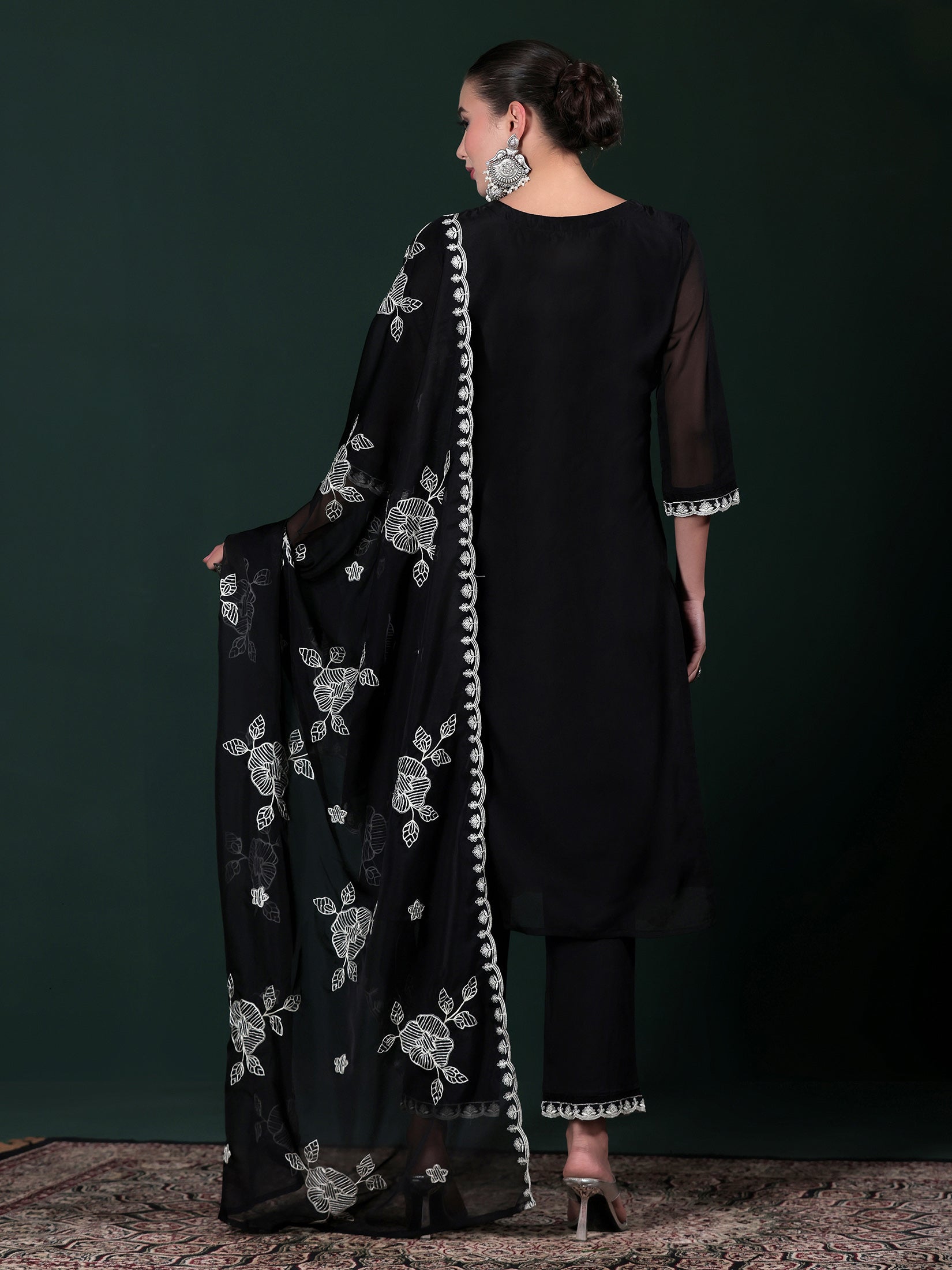 Color_Black
