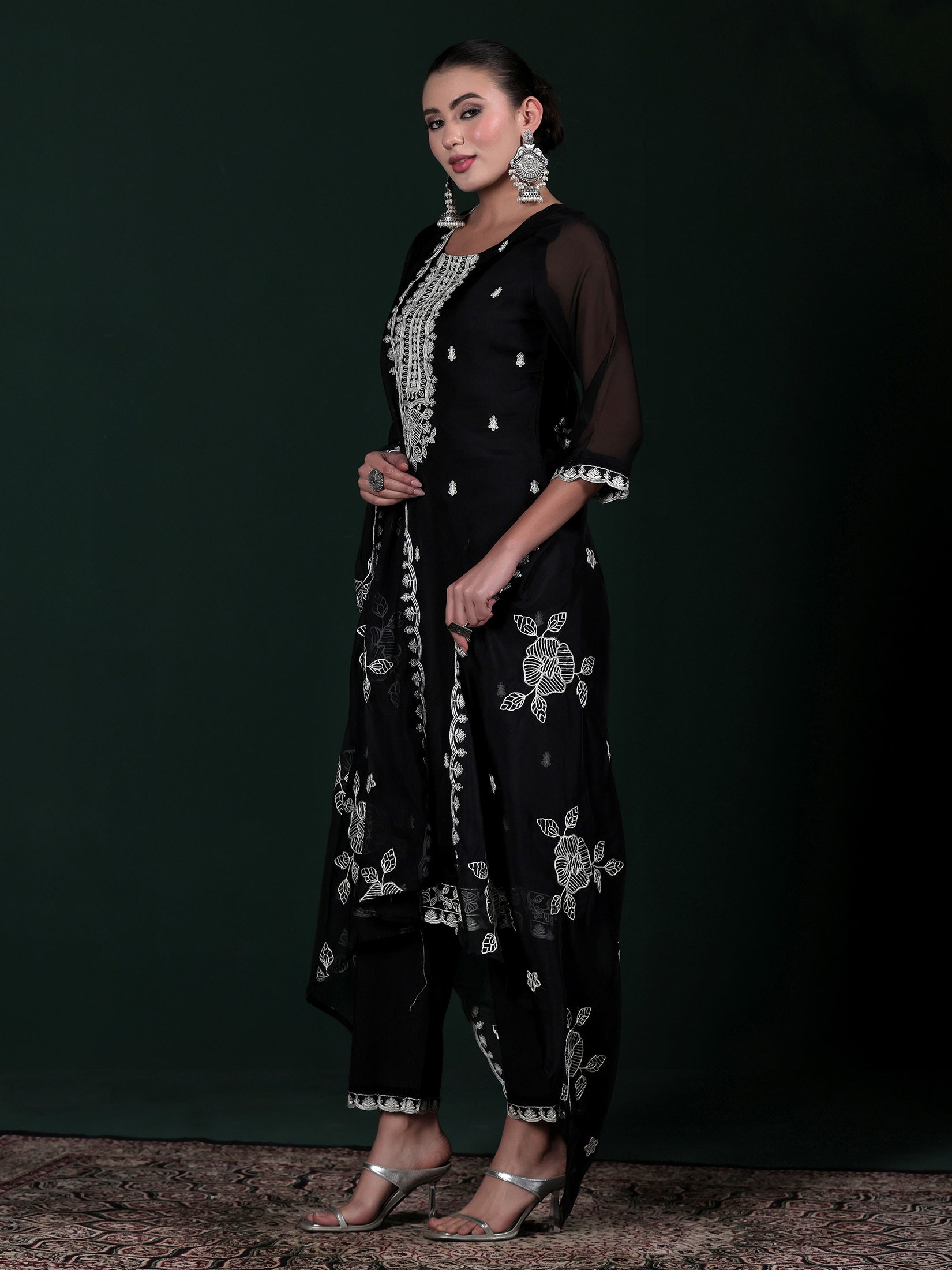 Color_Black