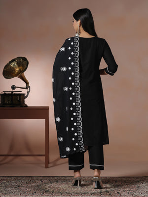 Color_Black