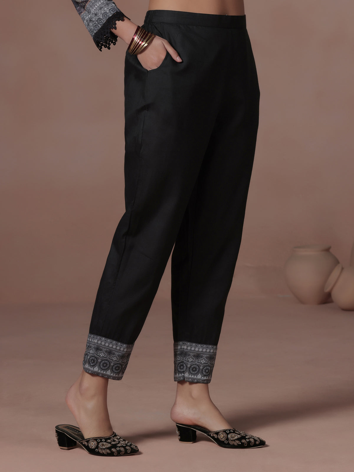Color_Black