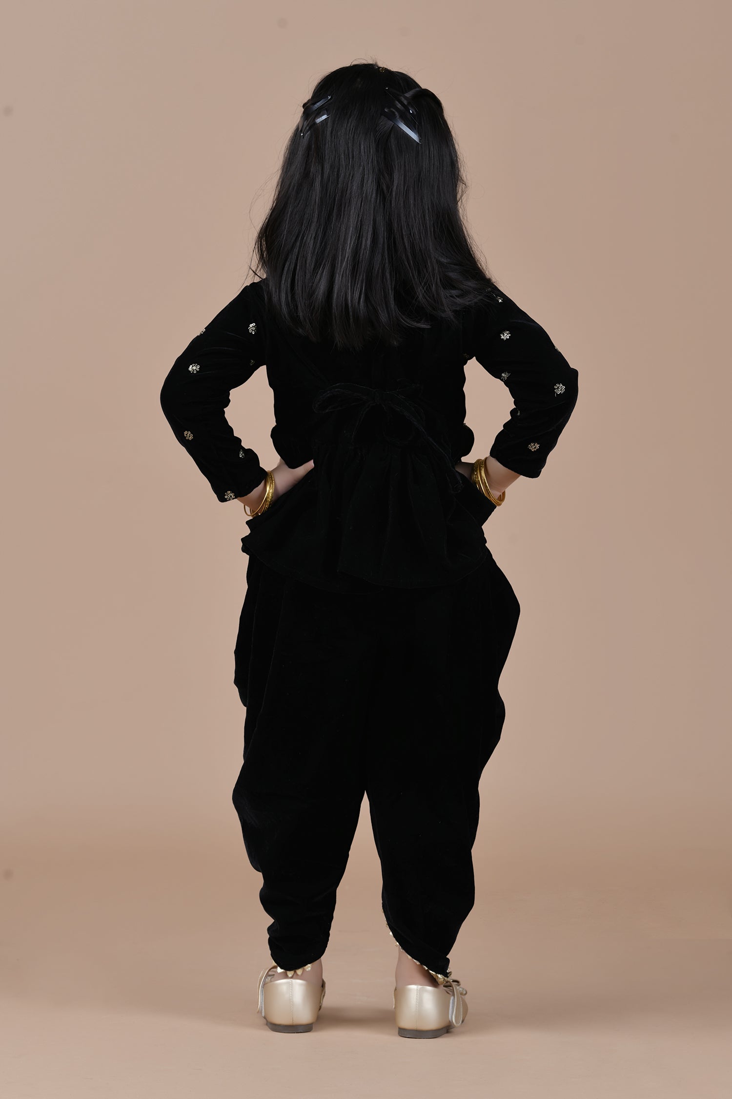 Color_Black