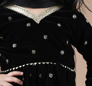 Color_Black