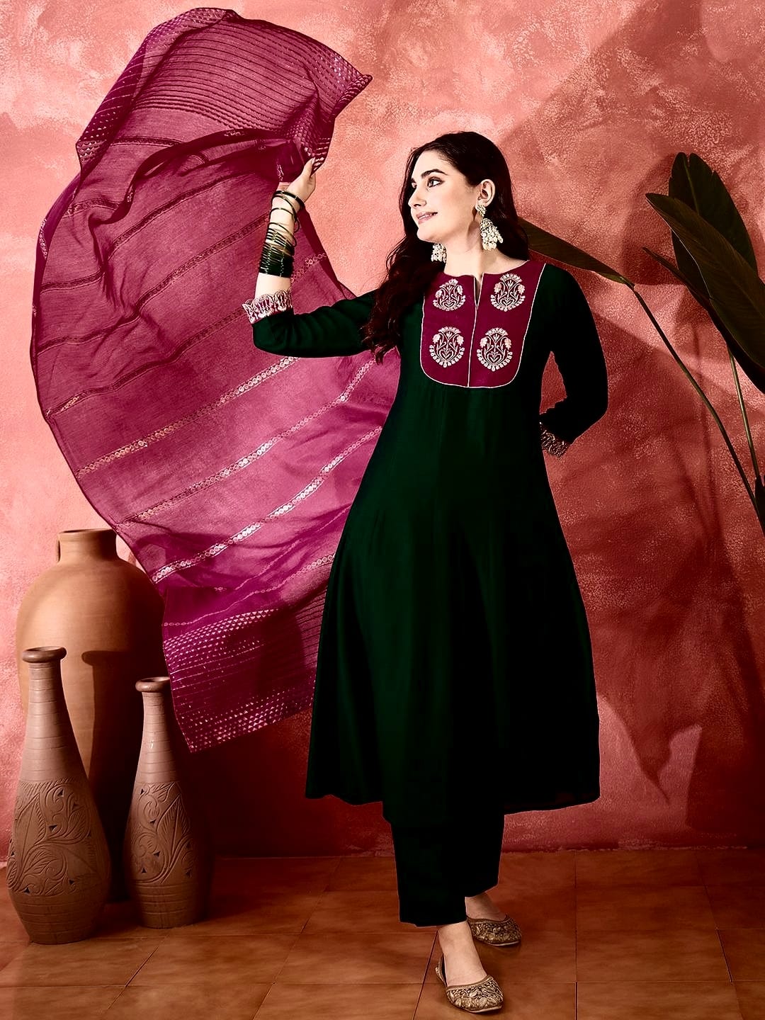 Women's Green Embroidered Kurta With Pant And Duppata Set