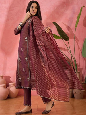 Color_Maroon