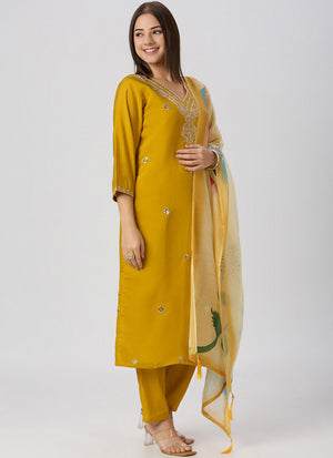 Color_YELLOW