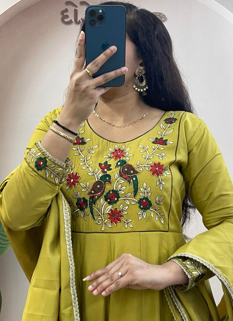 Color_MUSTARD
