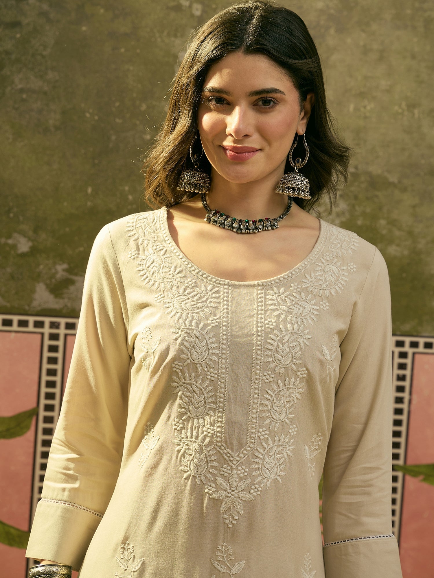Women's Ivory Solid & Embroidered Rayon Straight Kurta
