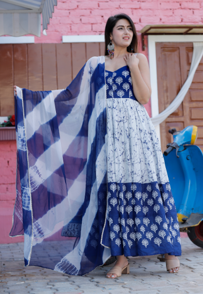 Women's Feel Fresh And Fabulous In Our Floral Printed Gown Set