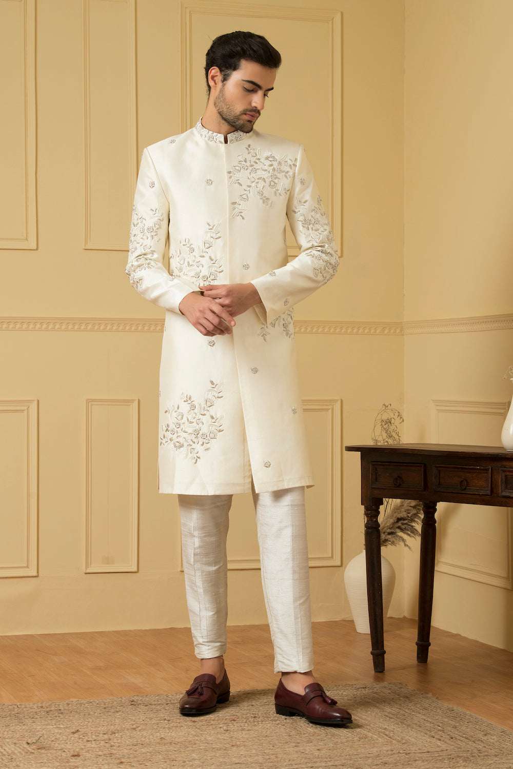 Men's Cream Embroidered And Zardozi Work Sherwani