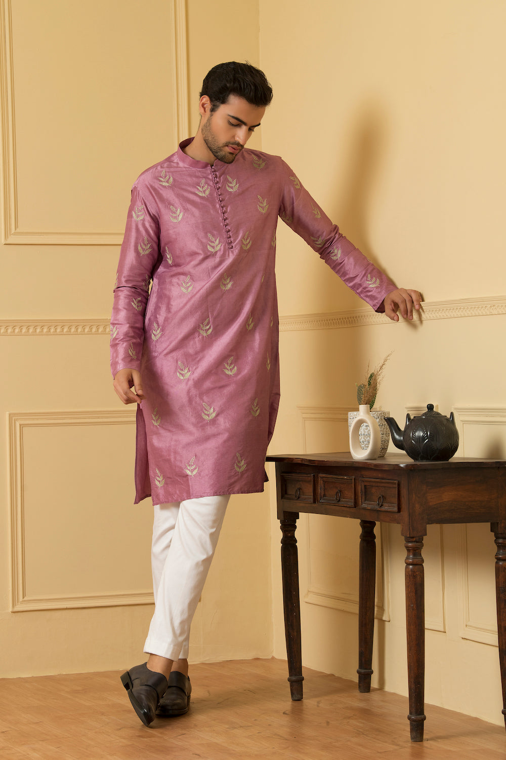 Men's Floral Motif Zari Work Kurta