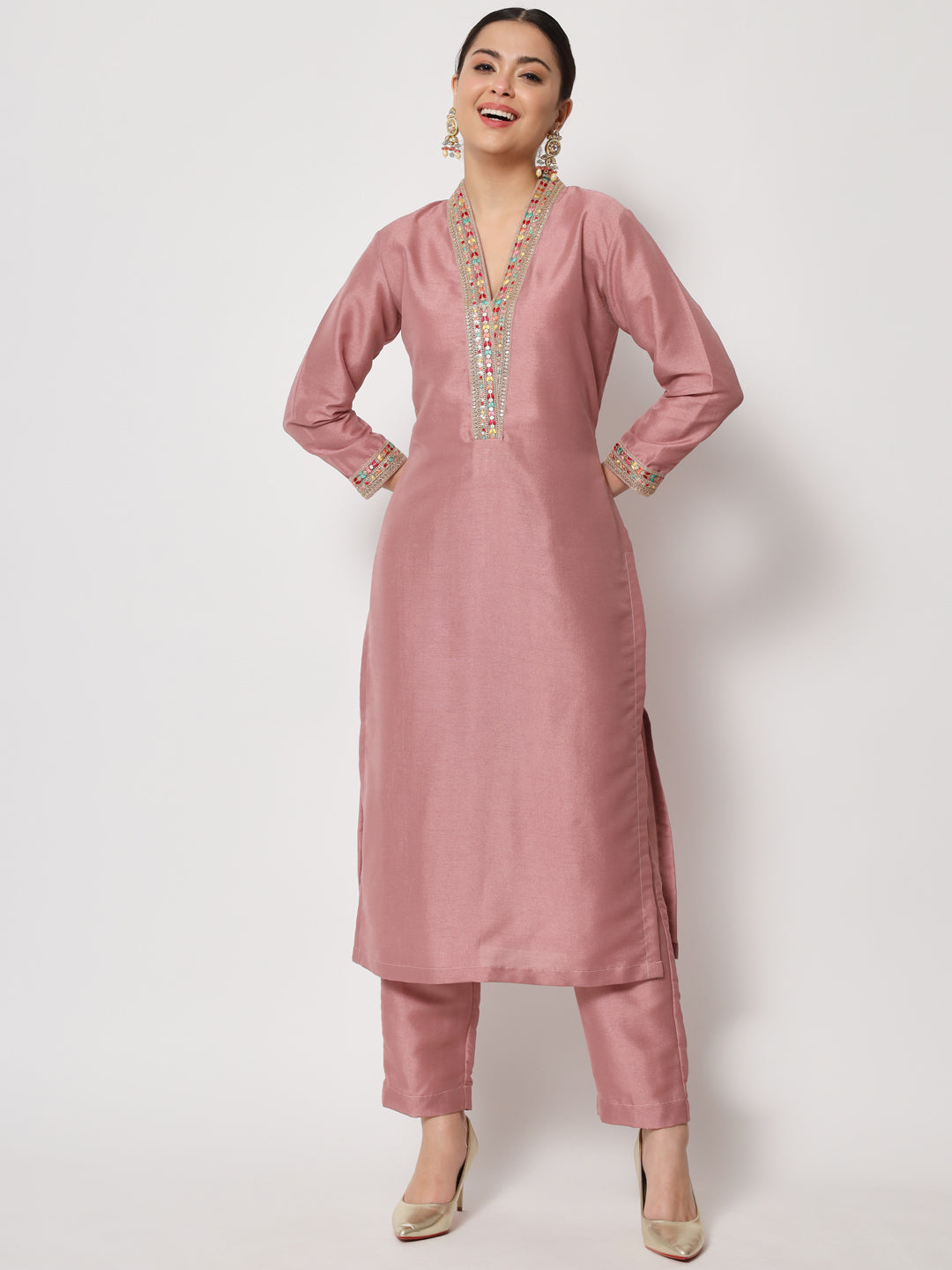 Women's Soft Mauve Thread Embroidered Kurti With Pants