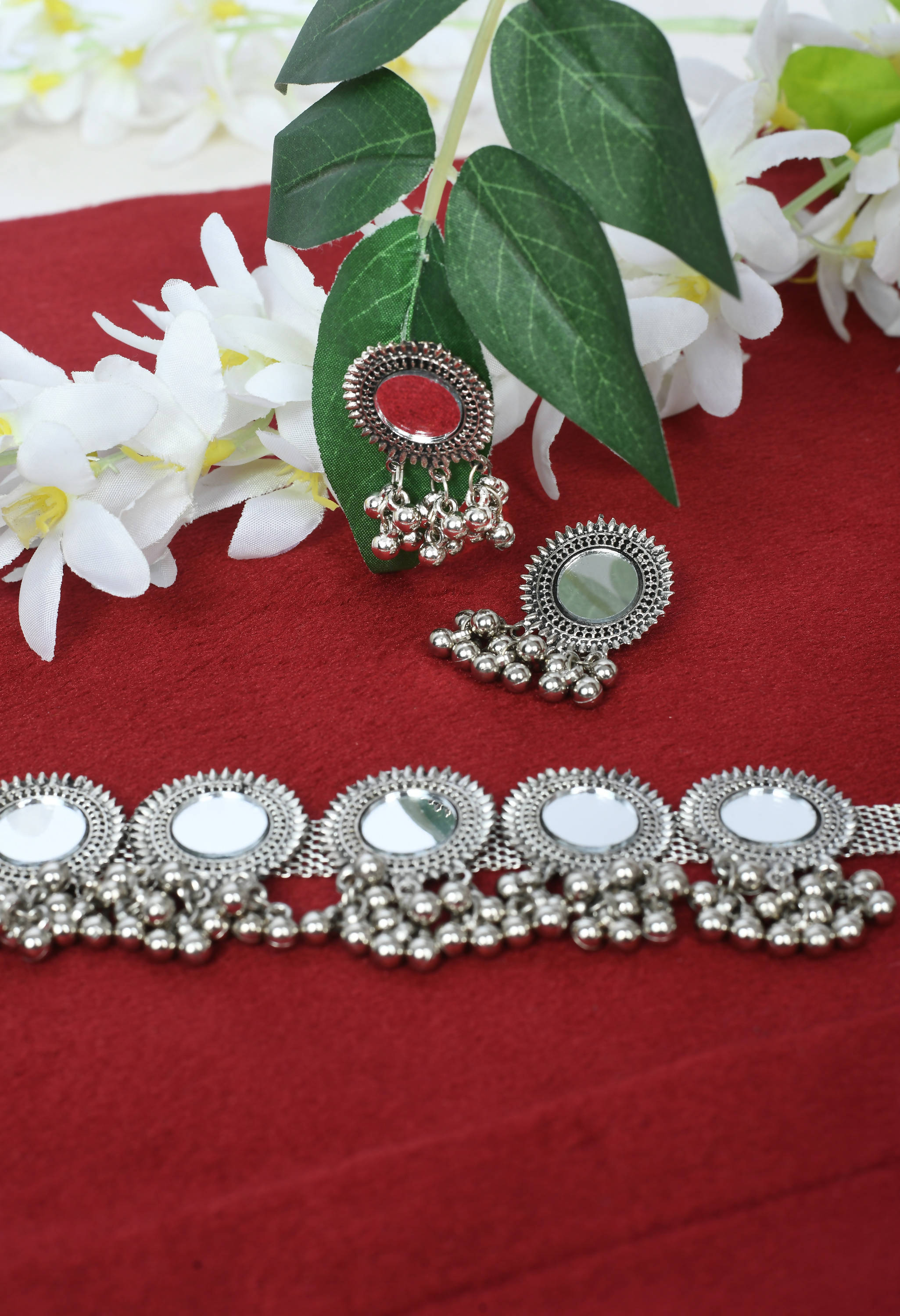 Trendia Choker Necklace Set Silver color mirror with Ear