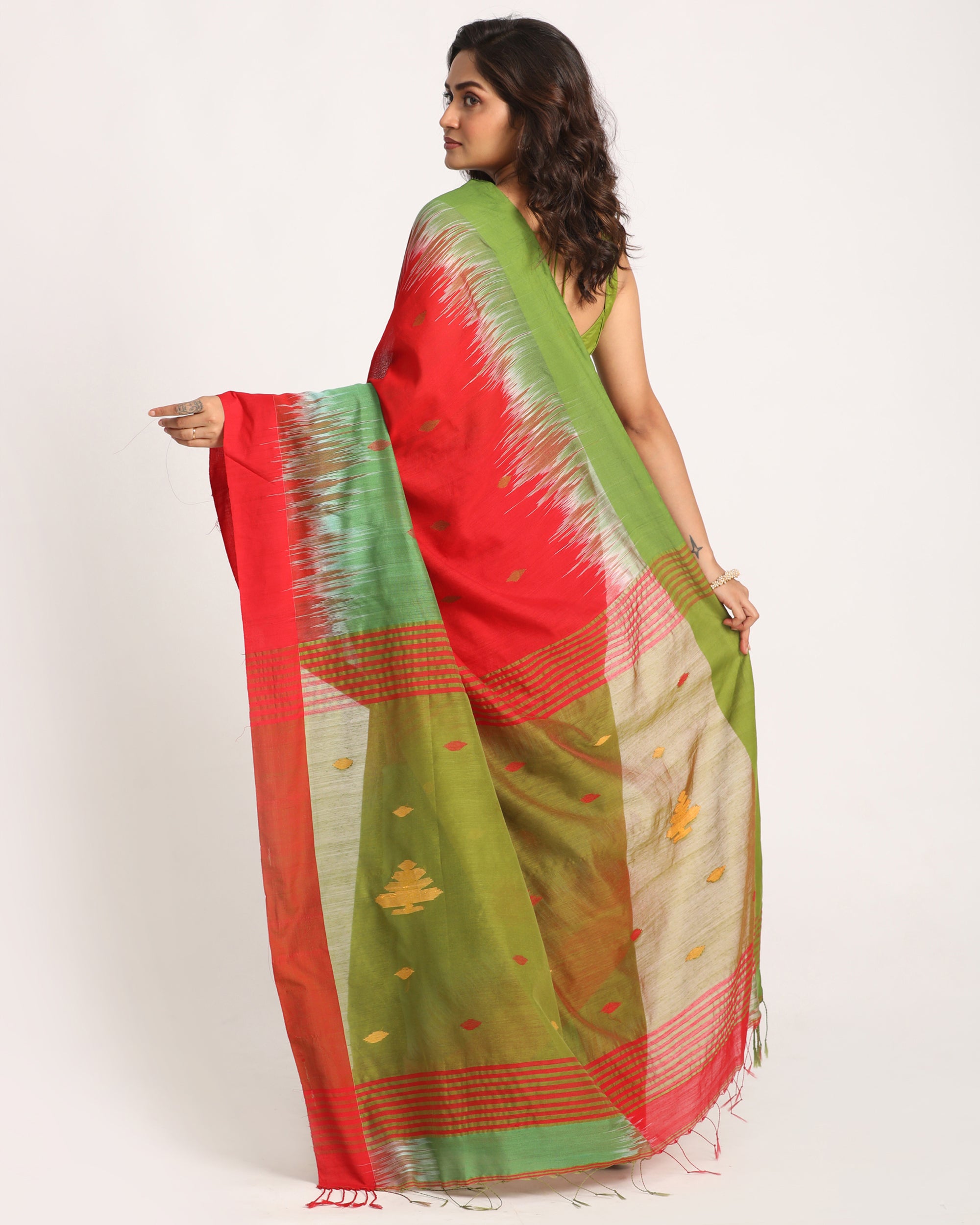 Women's Red Dark Green Cotton Blend Handloom Tie Dye Jamdani Saree