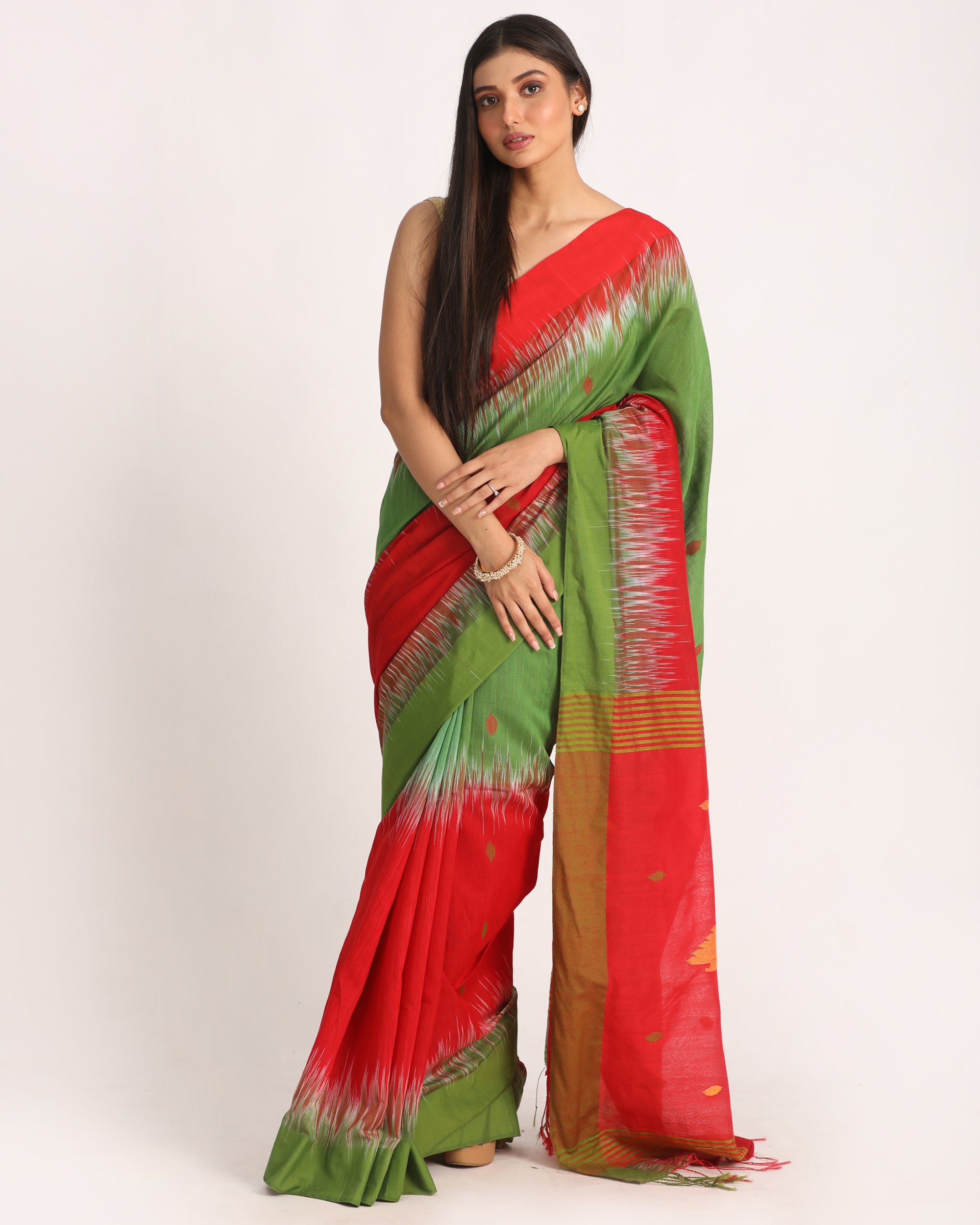 Women's Red Green Cotton Blend Handloom Tie Dye Jamdani Saree