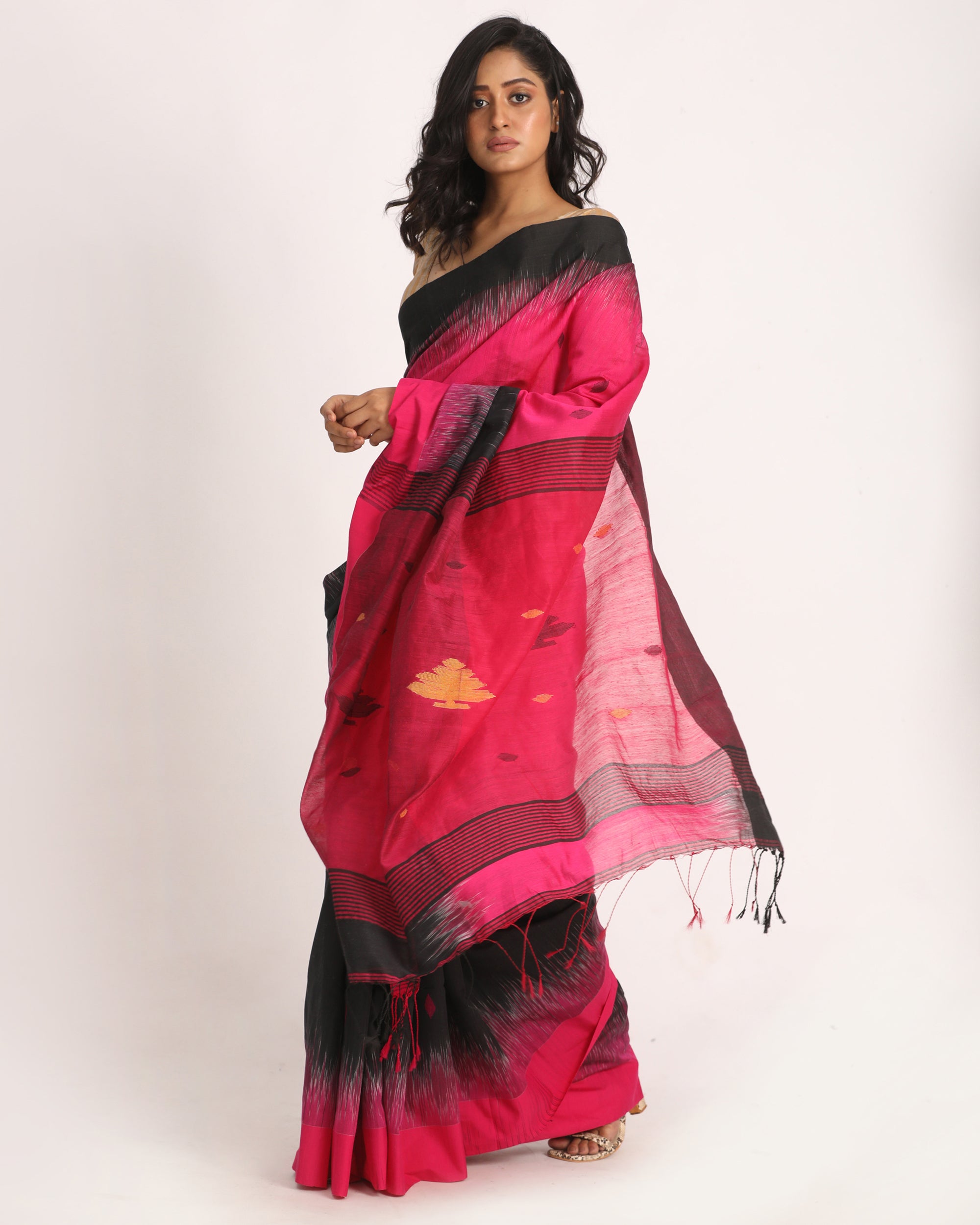 Women's Fuchsia Black Cotton Blend Handloom Tie Dye Jamdani Saree