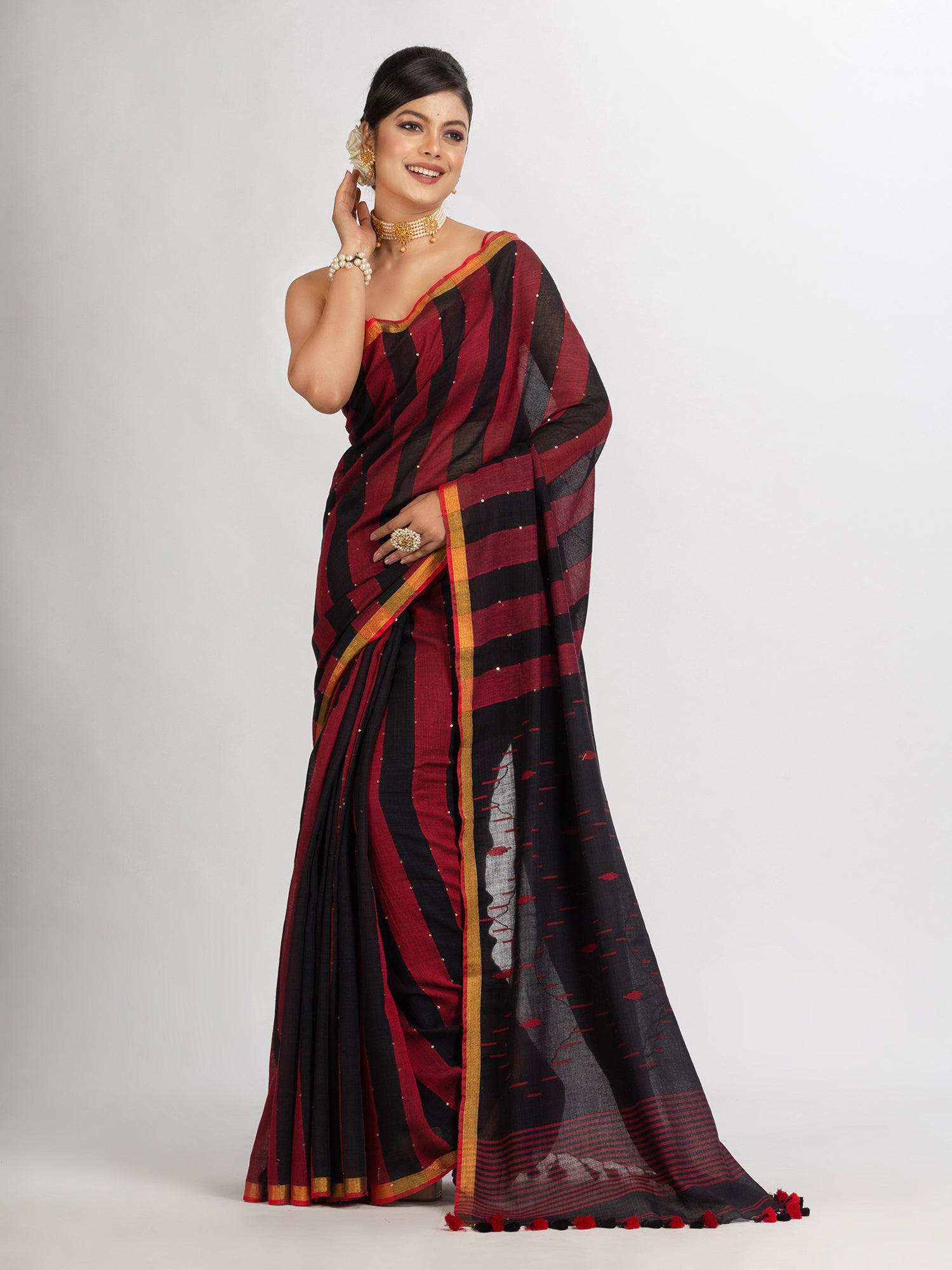Women's Black And Red Stipe Handwoven Cotton Jamdani handloom Saree