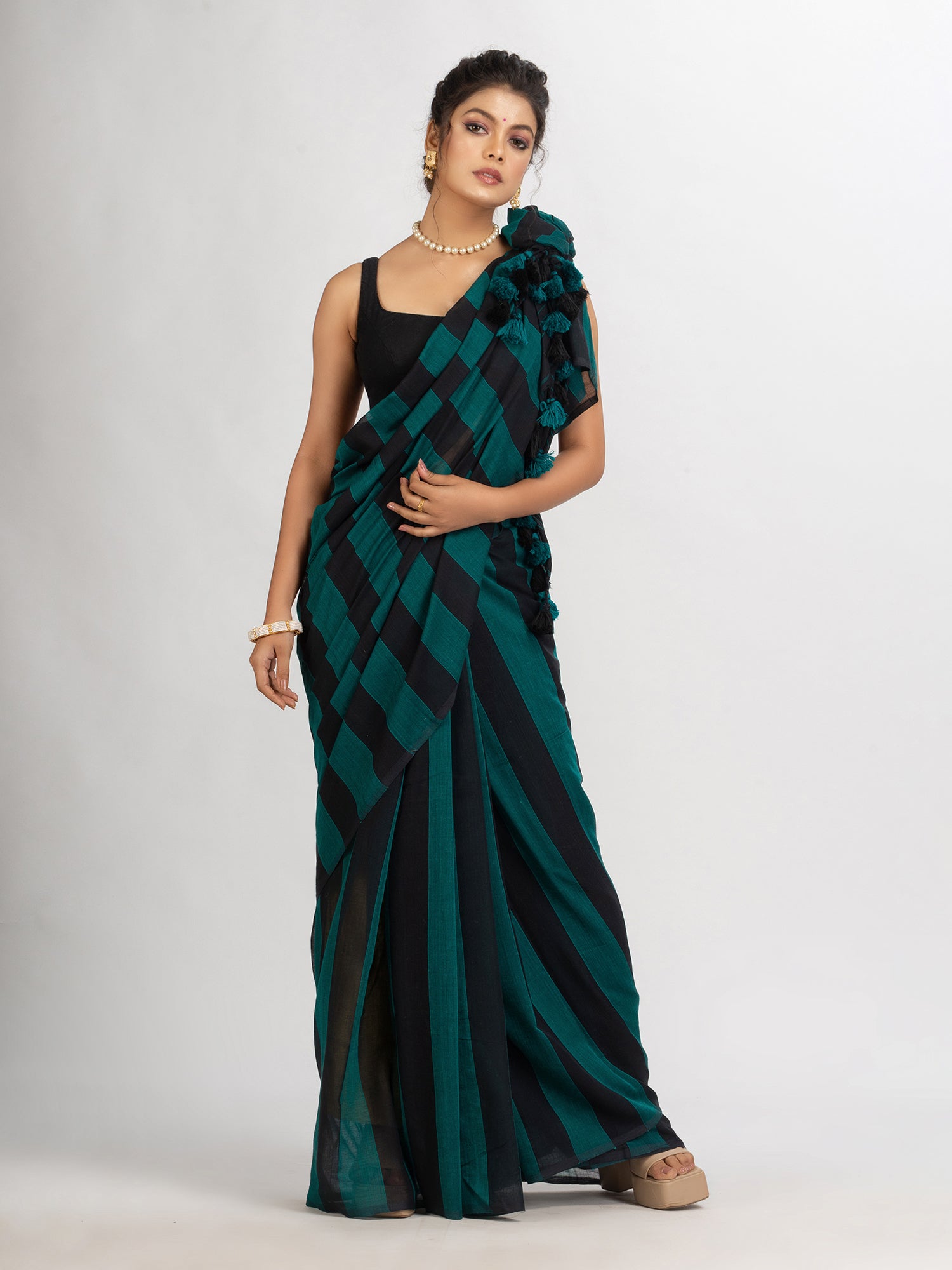 Women's Raja And Black Stipe Handwoven Cotton handloom Saree