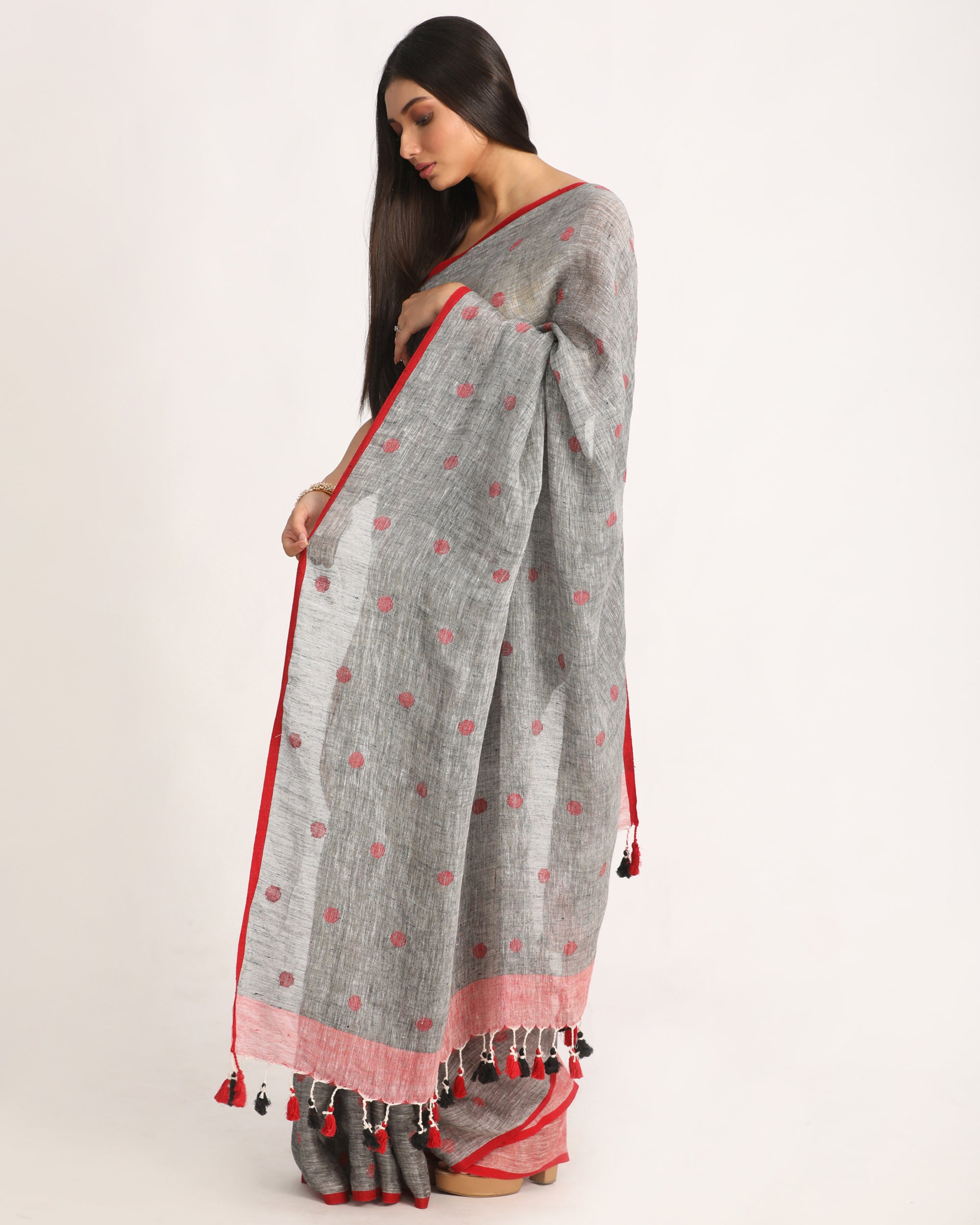 Women's Grey Traditional Handloom Linen Jamdani Saree
