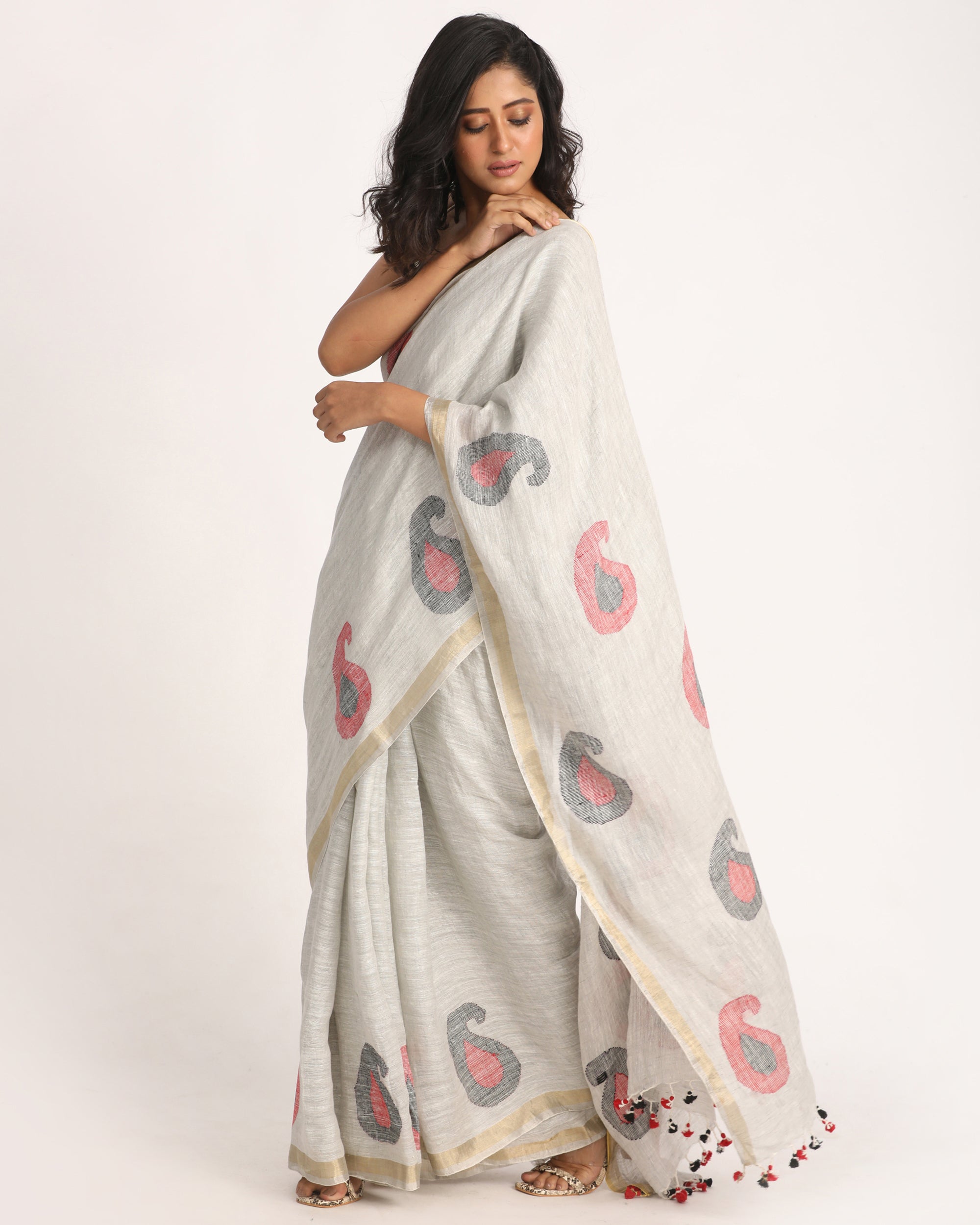 Women's Silver Greytraditional Handloom Linen Jamdani Saree
