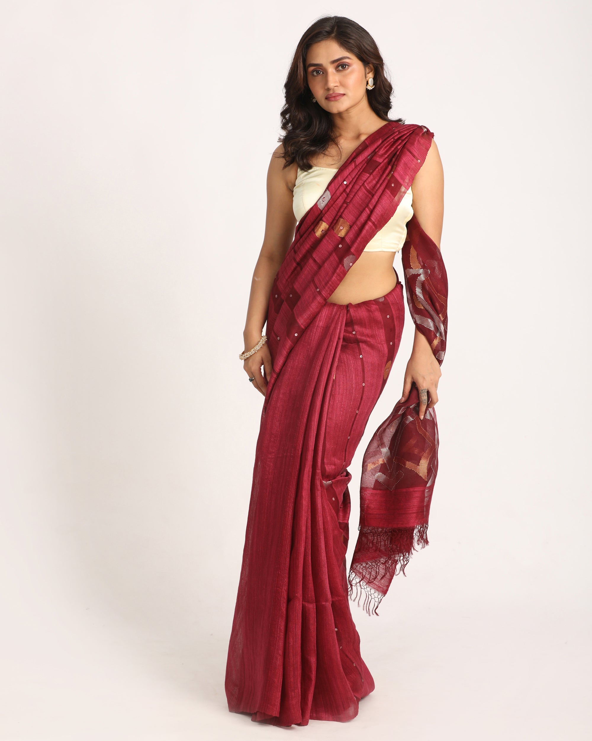 Women's Dark Fuchia Matka Silk Handloom Traditional Sequin Jamdani Saree