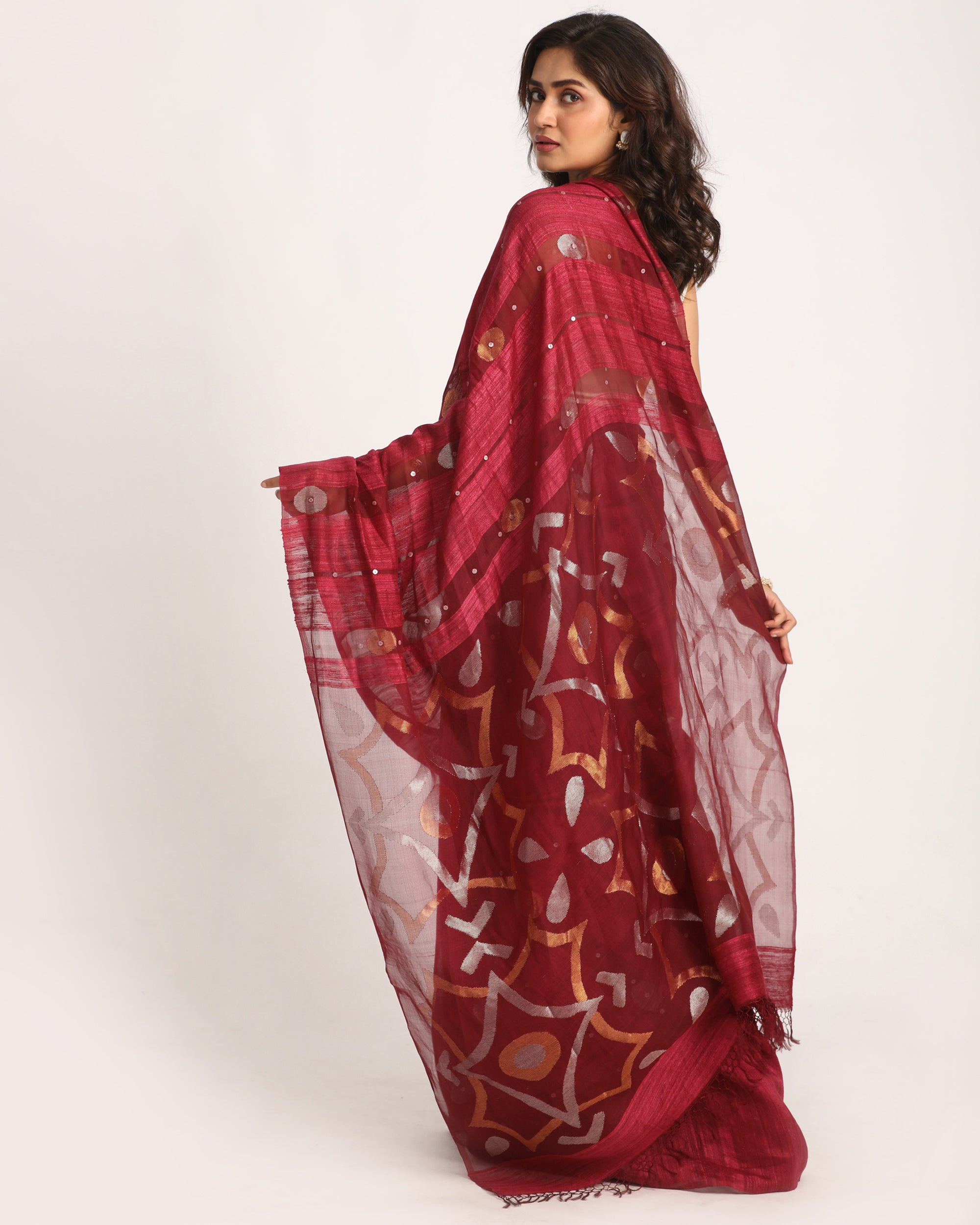 Women's Dark Fuchia Matka Silk Handloom Traditional Sequin Jamdani Saree