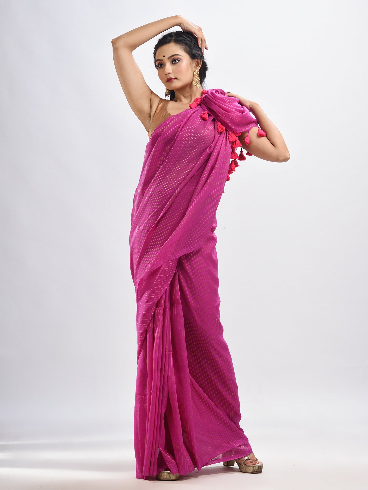 Women's Magenta Handloom Molmol zari Cotton Saree