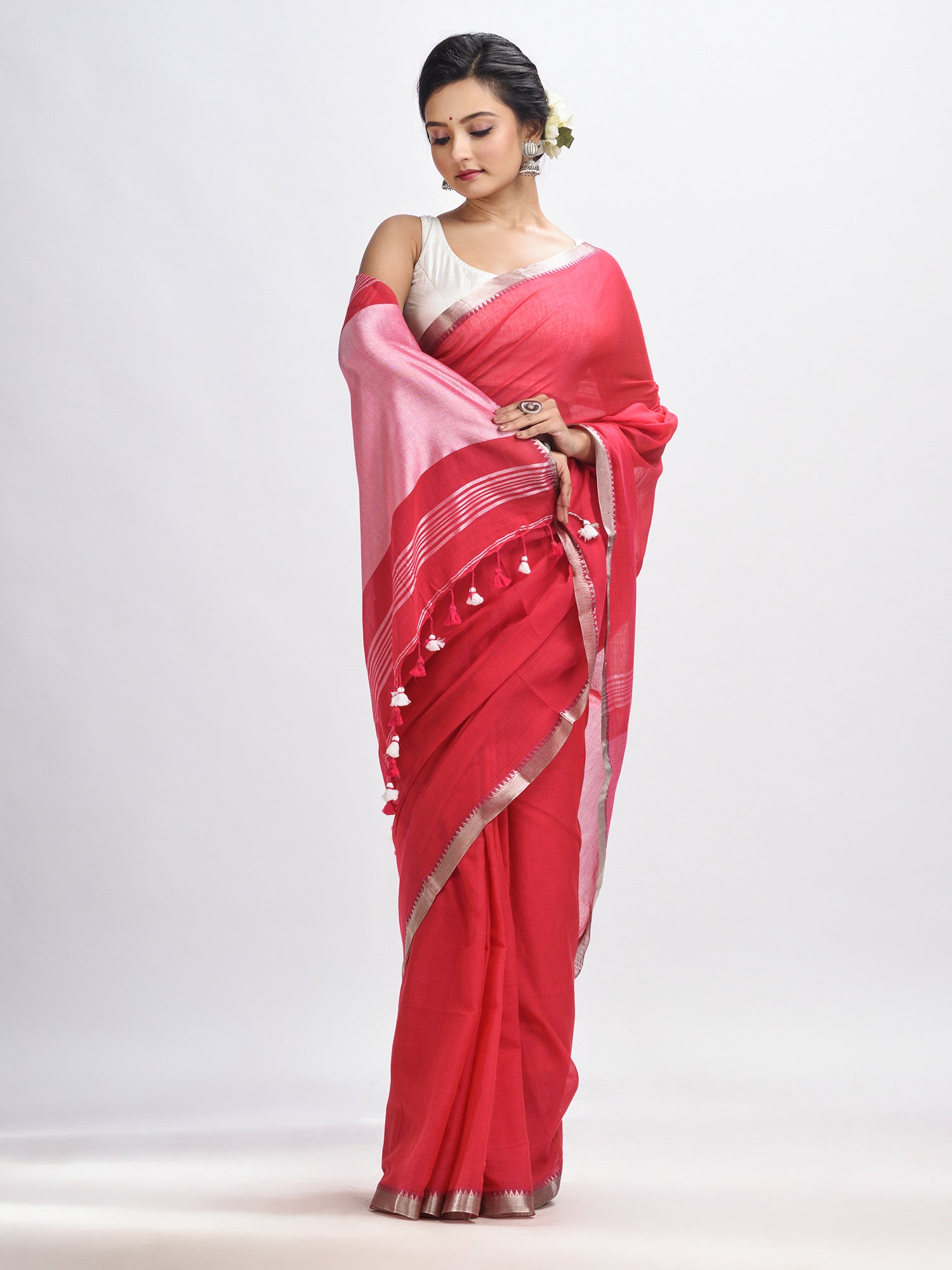 Women's Red Cotton with zari pallu and zari border handloom Saree