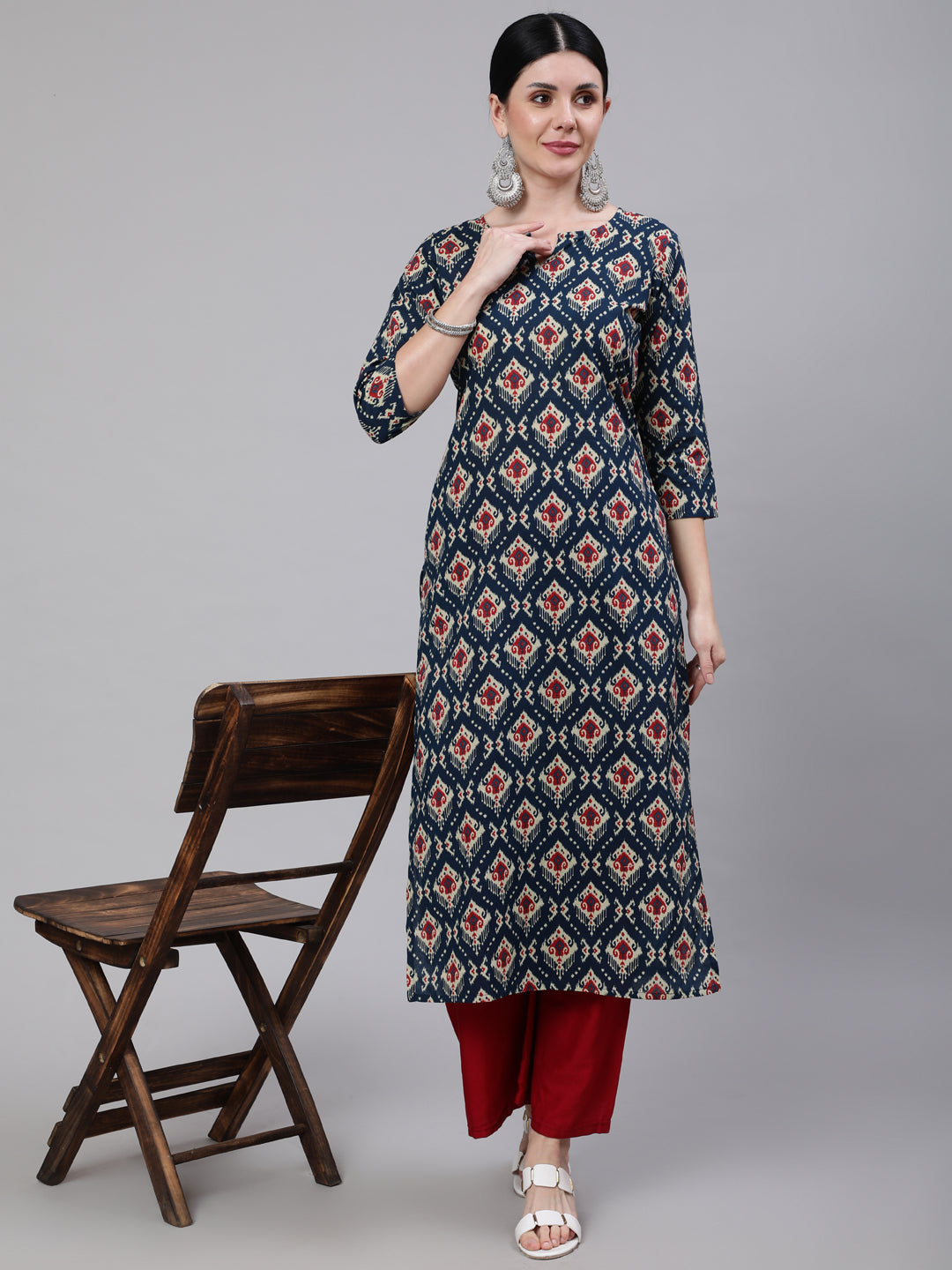 Women's Blue Ethnic Printed Straight Kurta With Three Quarter Sleeves