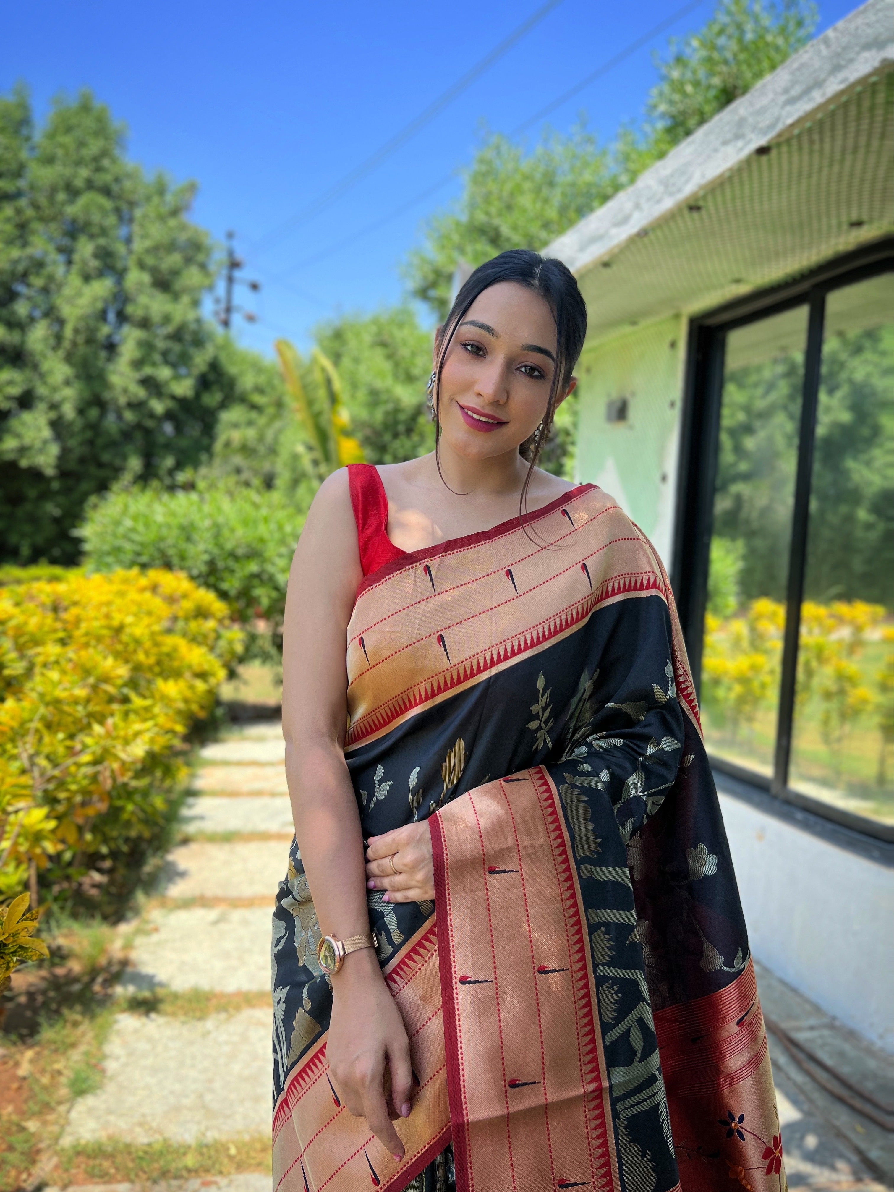 Women's Black Gauri Paithani Silk Pichwai Woven Saree