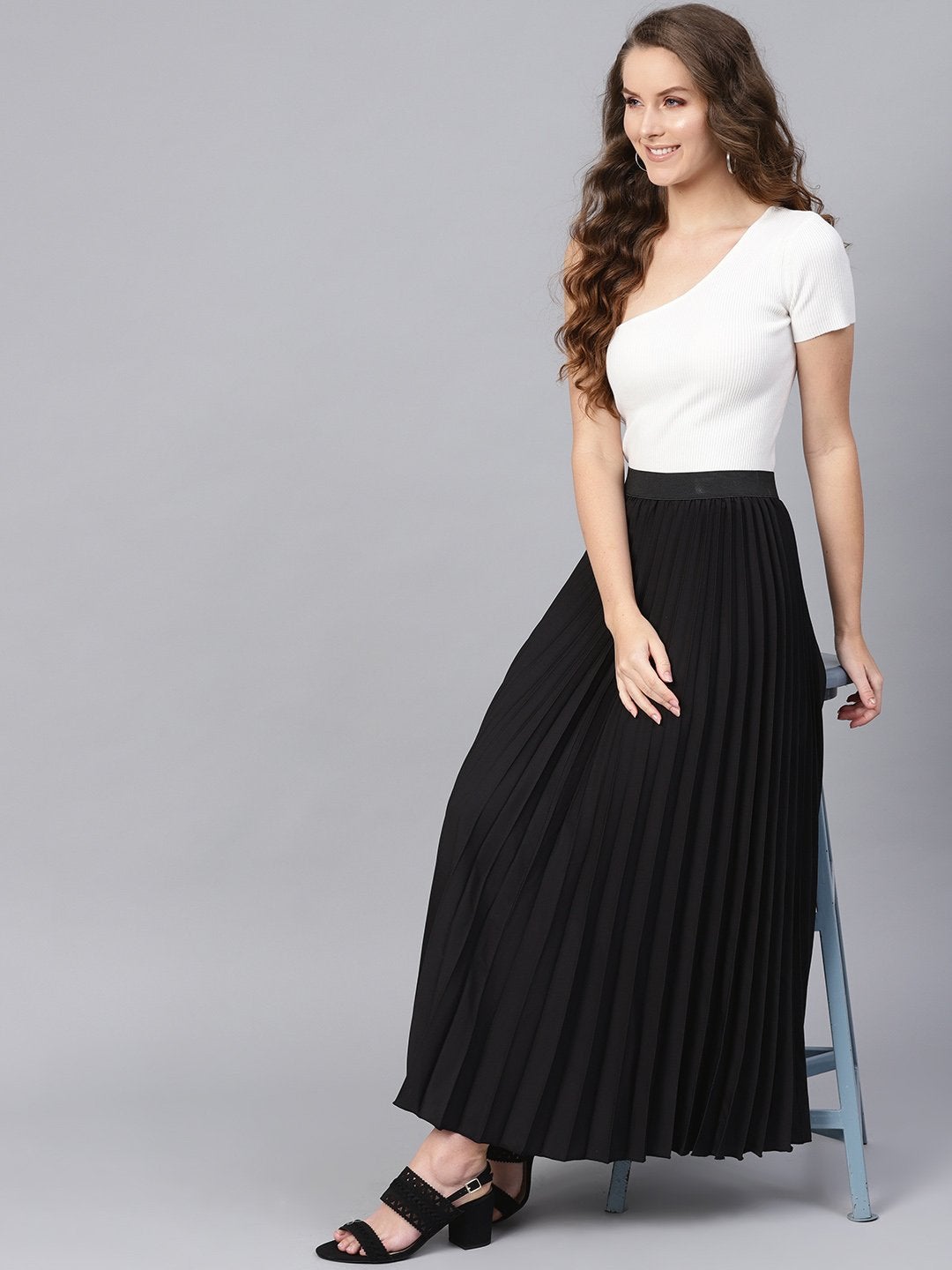 Women's Black Pleated Maxi Skirt