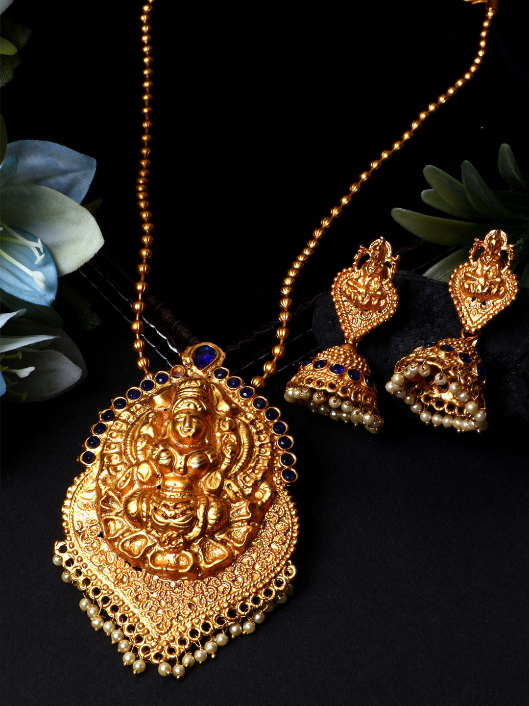 Women's Antique Matte Gold Finish Blue Stone Studded Temple Jewellery set