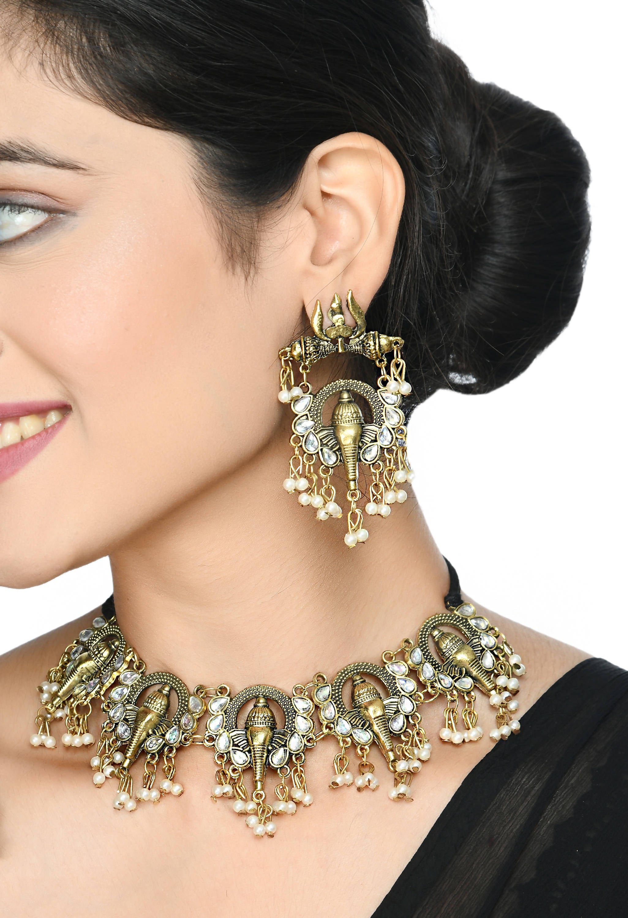 Trendia Ganesha design Necklace with Ear